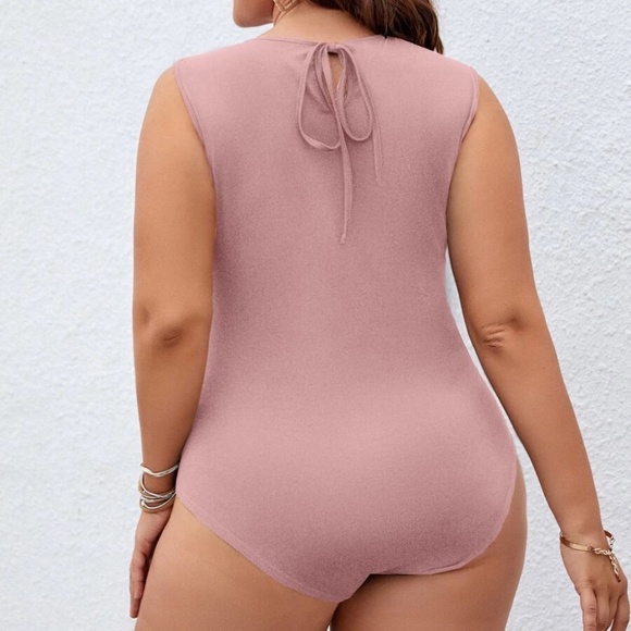 Boho Lace Sleeveless Bodysuit - Picture 6 of 6